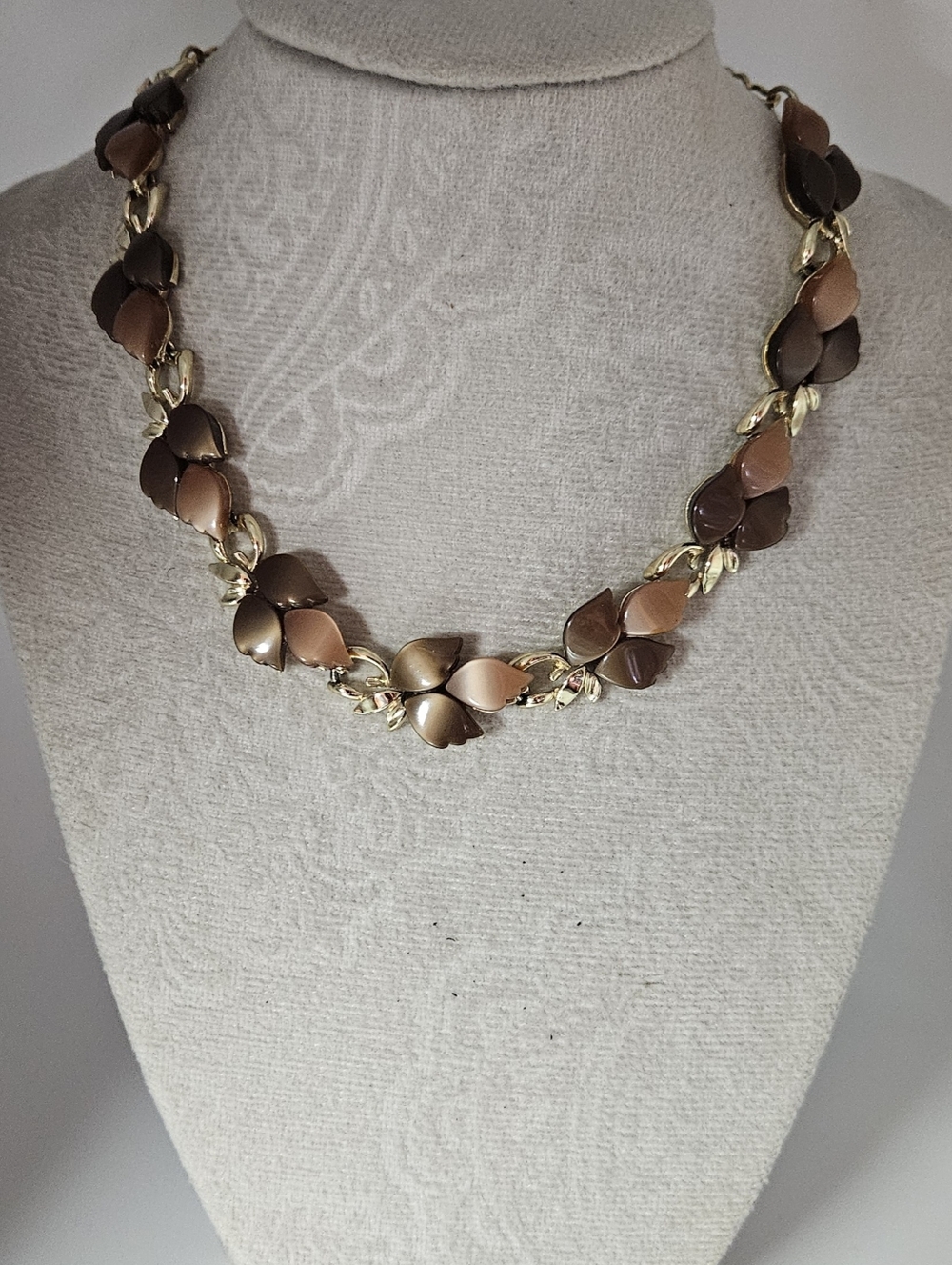 Vintage Mid Century Thermoset Moonglow Leaf Choker Necklace Brown Gold Tone 1950